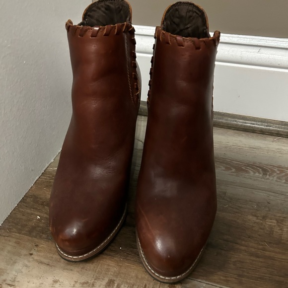 Women’s Ariat wedge ankle boots size 8B - Picture 3 of 7